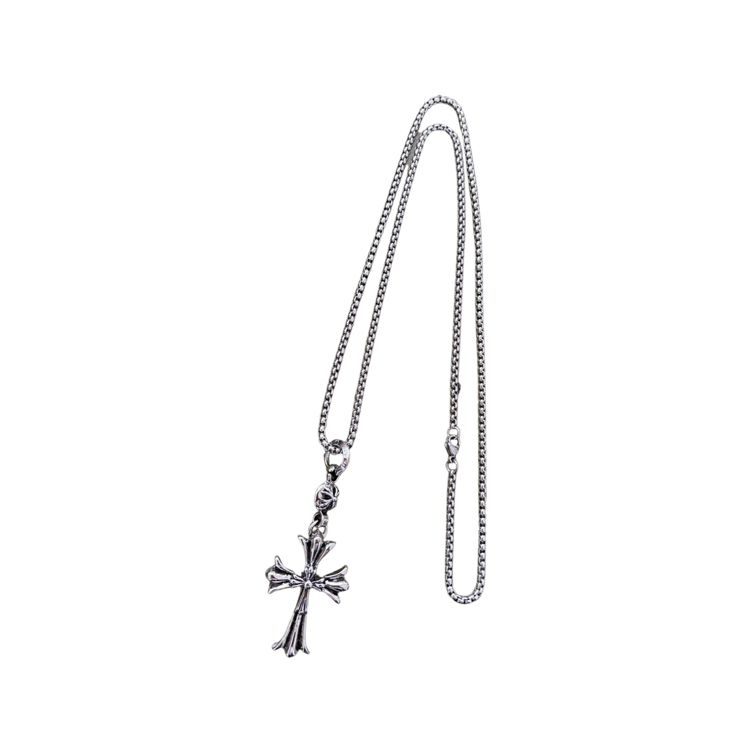 VS™ - GOTHIC CROSS NECKLACE